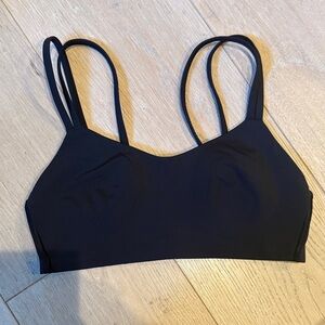 Lululemon sports bra size 6